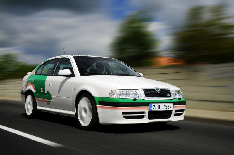 Otomobilport.com.tr.Skoda Octavia 20.yas