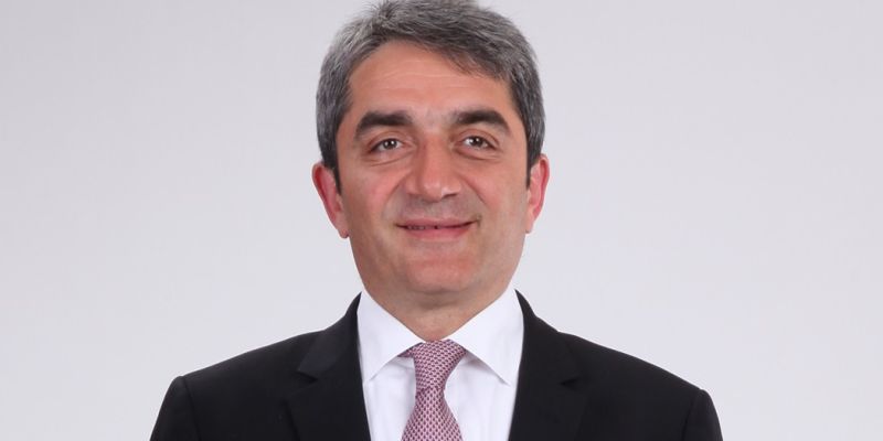 Okan Baş Karsan’nın direksiyonuna geçti