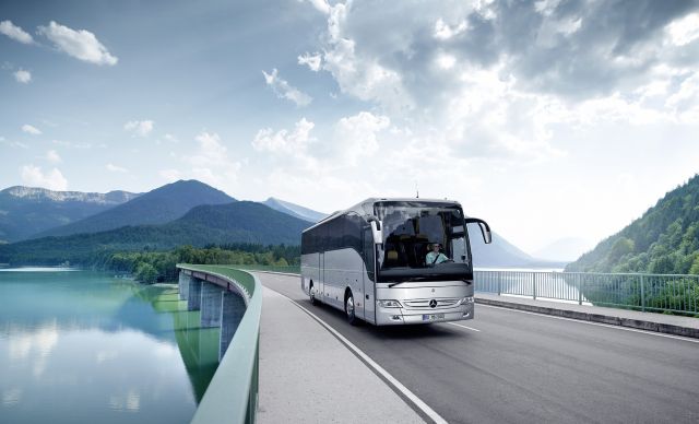 otomobilport-com-tr-mercedes-otobus-yolda