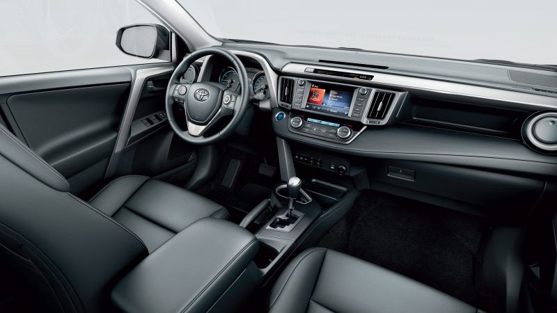 otomobilport-com-tr-toyota-rav4-icmekan
