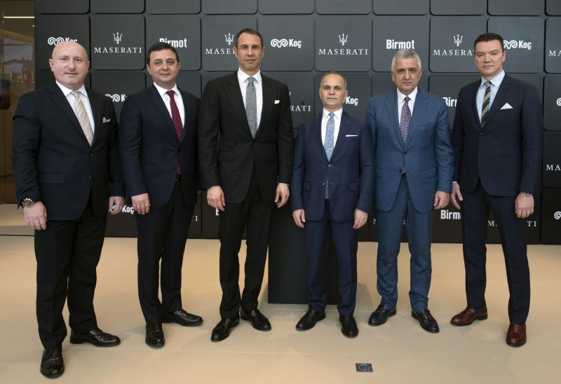 Maserati’nin Ankara’da satış ve satış sonrası hizmetlerinin gerçekleşeceği Ankara Koç Kuleleri’nde bulunan Birmot Maserati showroomunda yapılan açılış törenine Koç Holding Otomotiv Grubu Başkanı Cenk Çimen, Tofaş CEO’su Cengiz Eroldu, Otokoç Otomotiv Genel Müdürü Görgün Özdemir, Birmot Genel Müdür Yardımcısı Çağrı Karaoğuz ve Fer Mas Şirket Müdürü Sinan Saip Bel’in de aralarında bulunduğu protokol ve davetliler katıldı.