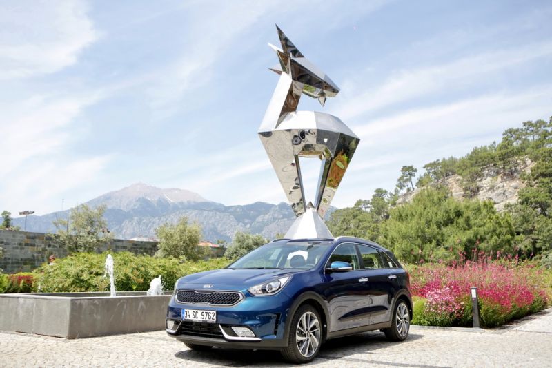 Otomobilport.com.tr.Kia.Niro.11