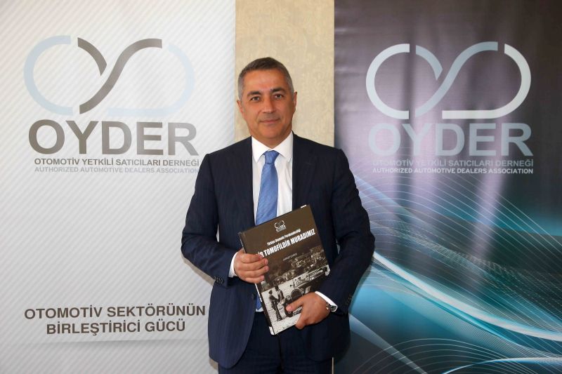Başkandan kitaplı veda