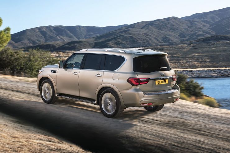 En lüks Infiniti QX80 Dubai’de