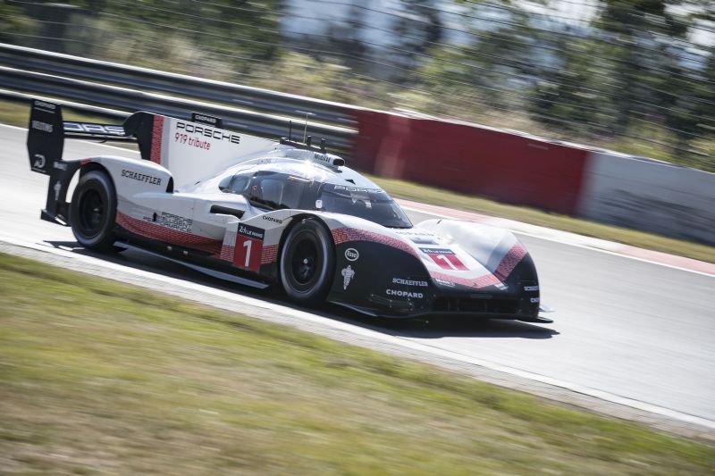 Porsche 919 Hybrid pist rekoru kırdı