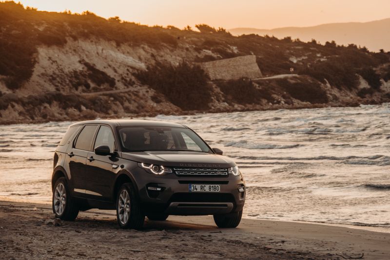 Jaguar ve Land Rover yüzde 18 ucuzladı