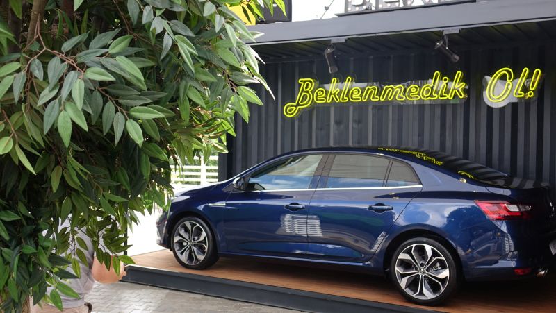 Megane Sedan Türkiye’yi turluyor