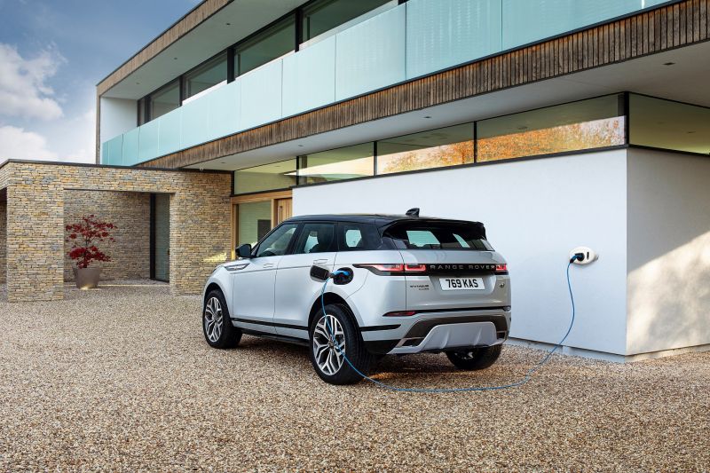 Hibrit Evoque 936 bin TL’ye bayilerde
