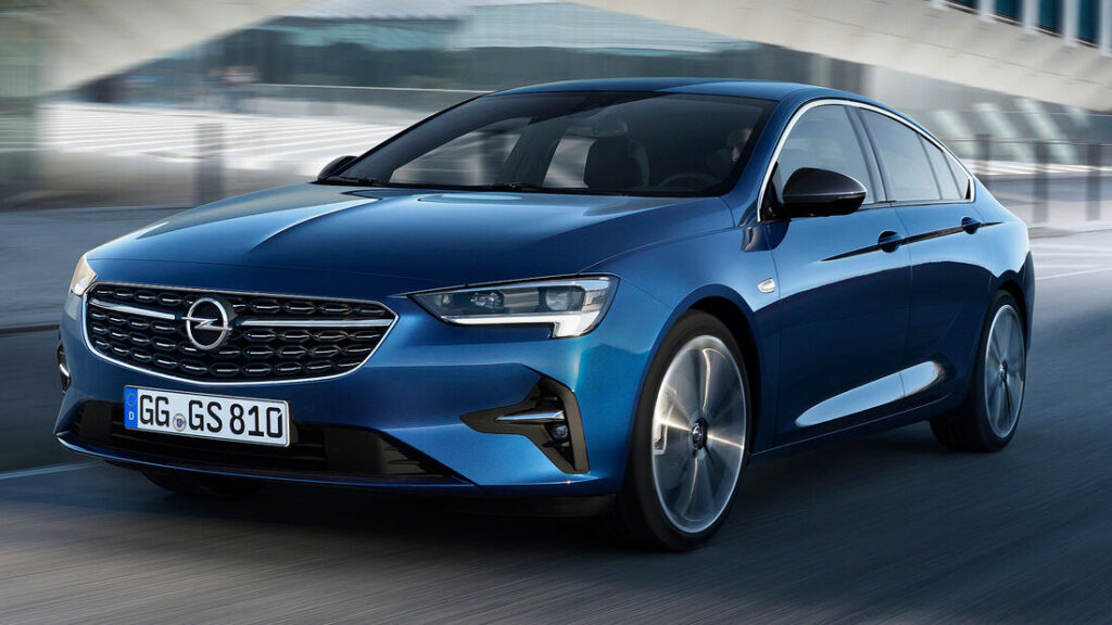 Opel Insignia’nın ipini çekiyor