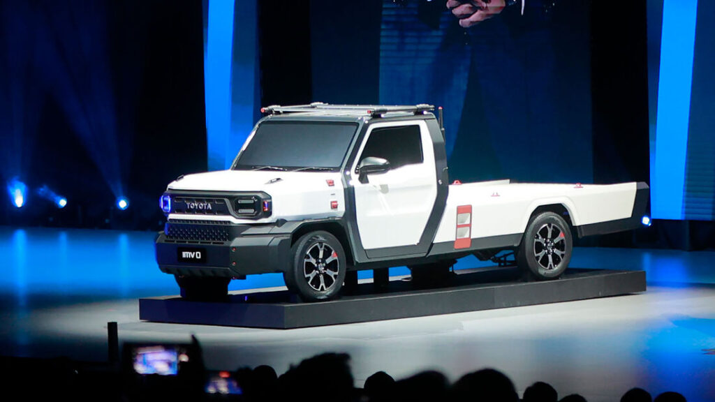 Yeni Toyota Hilux’ten ipuçları
