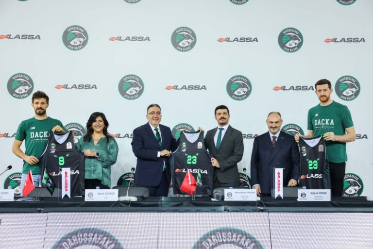 Lassa ve Daçka isim kardeşi oldu