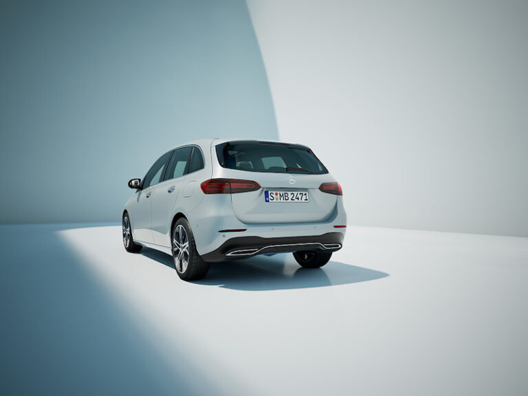 Mercedes yeni B Serisi bayilerde