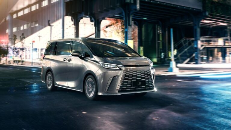 Patronlara özel Lexus eylülü bekliyor