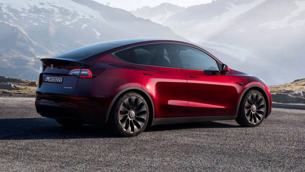 Tesla fiyatları indirdi