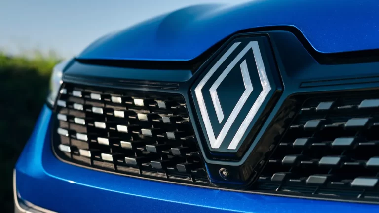 Yeni Renault Clio gün sayıyor