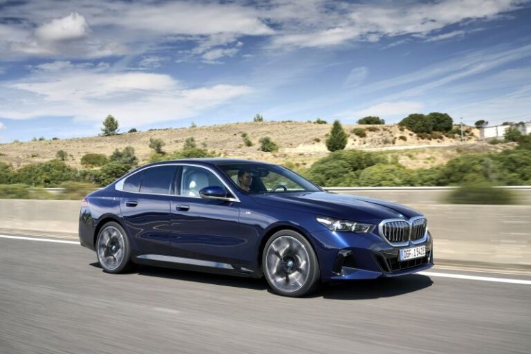 Dizel hibrit motorla sipariş topluyor