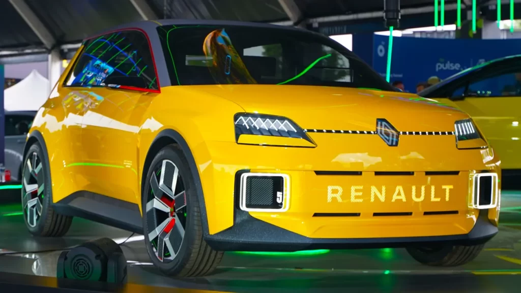 Renault Cenevre’nin voltajını yükseltiyor