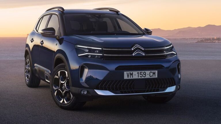 Ruslar Citroen’den habersiz Citroen üretiyor