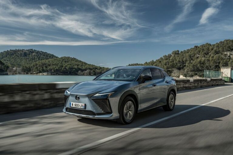 Elektrikli araçta Lexus konforu