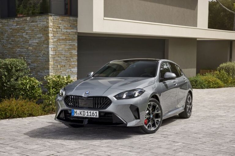 BMW yeni 120 bayilerde