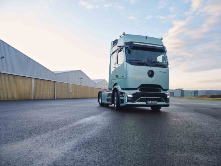 Mercedes yeni Actros L geliyor