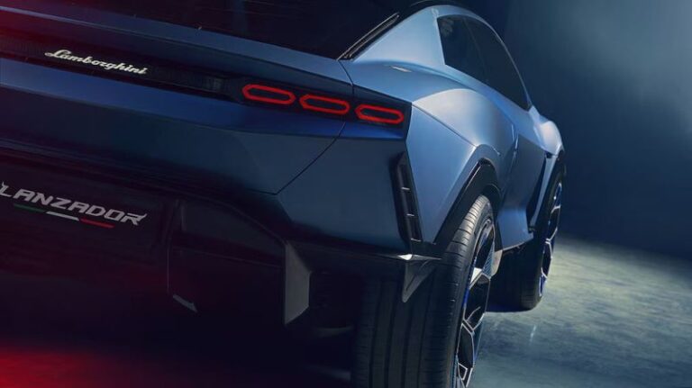 Lamborghini elektrikliyi rafa kaldırdı