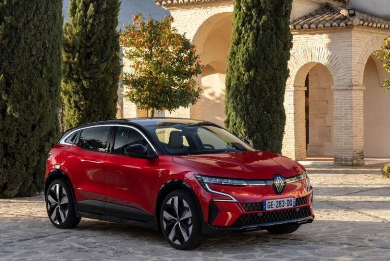 Megane yeni bataryaya geçiyor