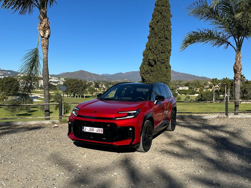 Yeni RAV4 yıl ortasında Türkiye’de