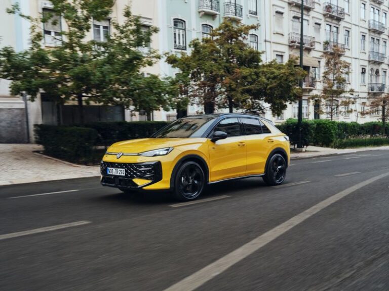 Küçük Tiguan T-Roc bayilerde